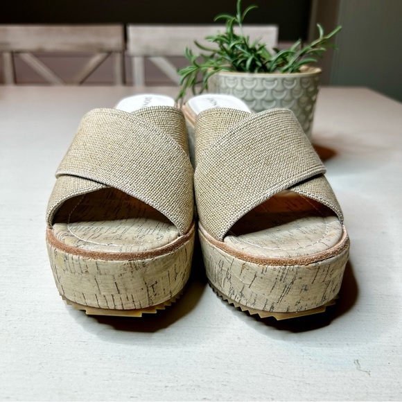 Donald Pliner Ideala sandals, 6.5 - Picture 3 of 12